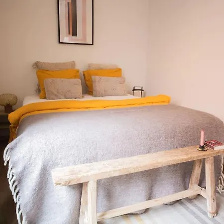 Daire Local In Charming Zuid Area *