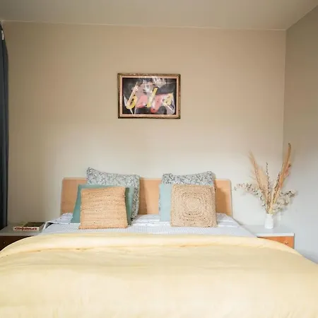Local In Charming Zuid Area * Αμβέρσα