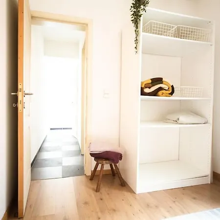 Local In Charming Zuid Area Daire